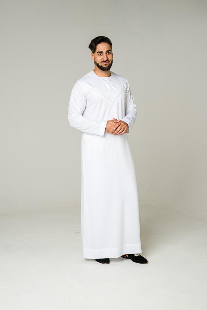 traditional white omani mens thobe