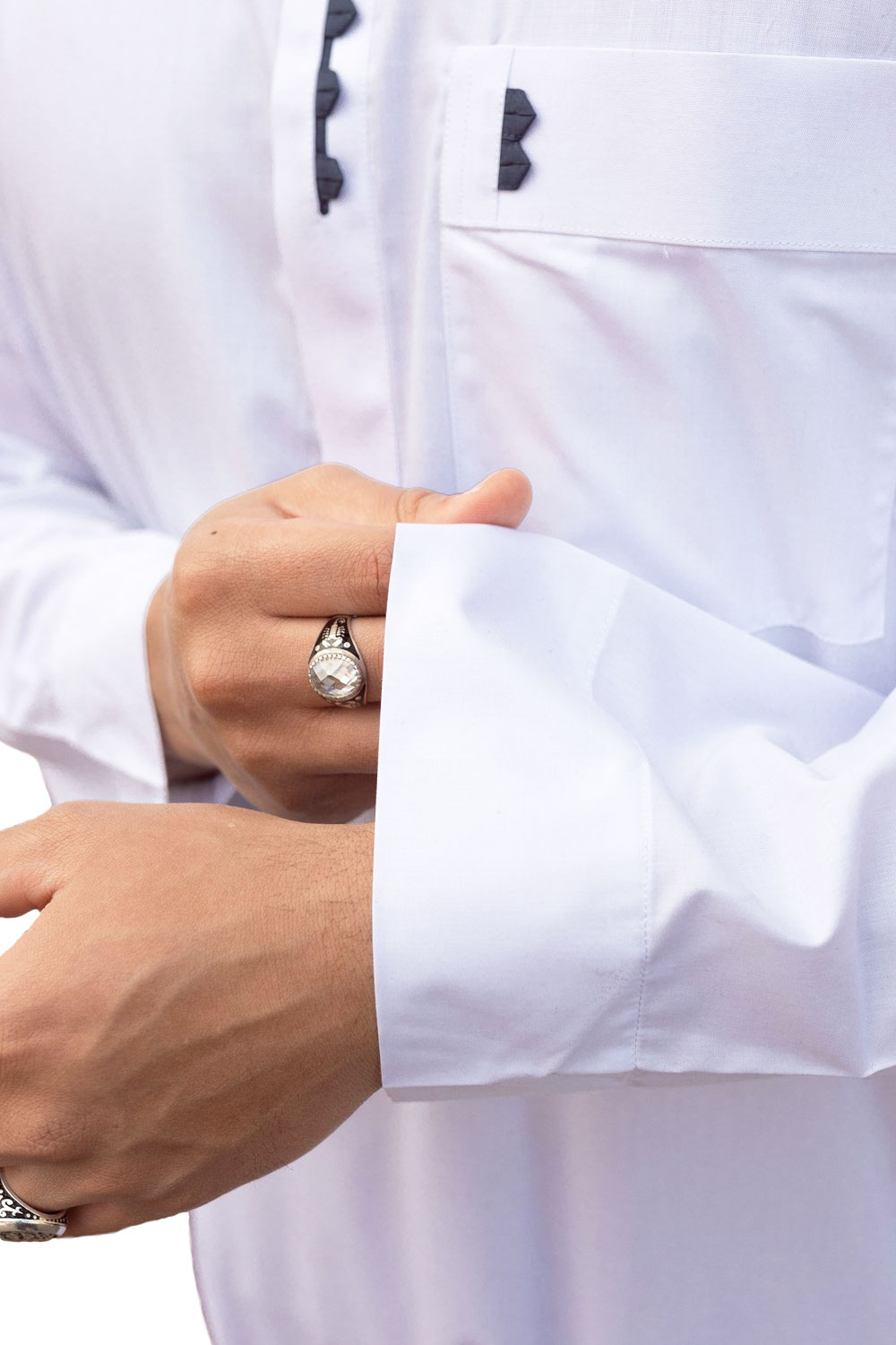 white jubbah collar
